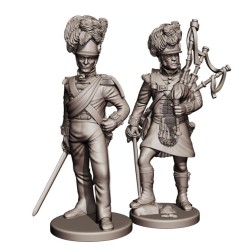 Highlanders Officer and Pipper